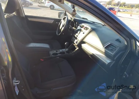 2015 Subaru Legacy 2.5I Premium z USA, uszkodzony, nr VIN 4S3BNAC68F3026899